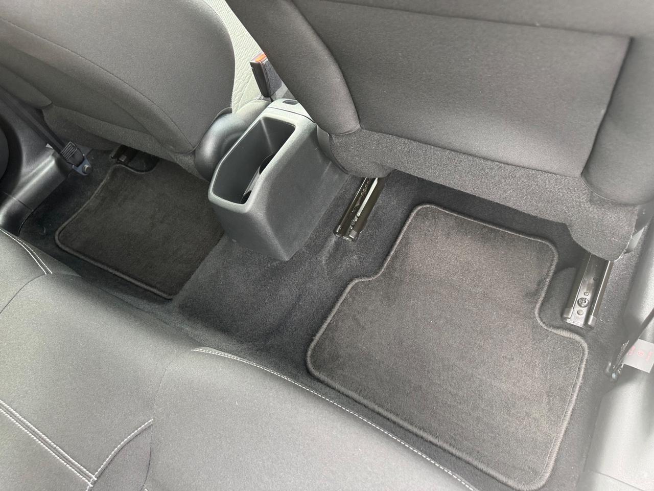 Peugeot 208 PureTech 82 5 porte neopatentati