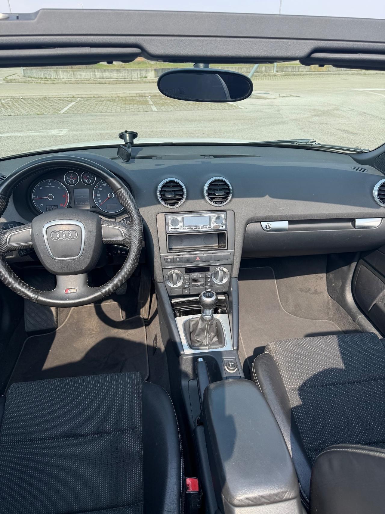 Audi A3 Cabrio 1.6 TDI 105 CV CR Attraction