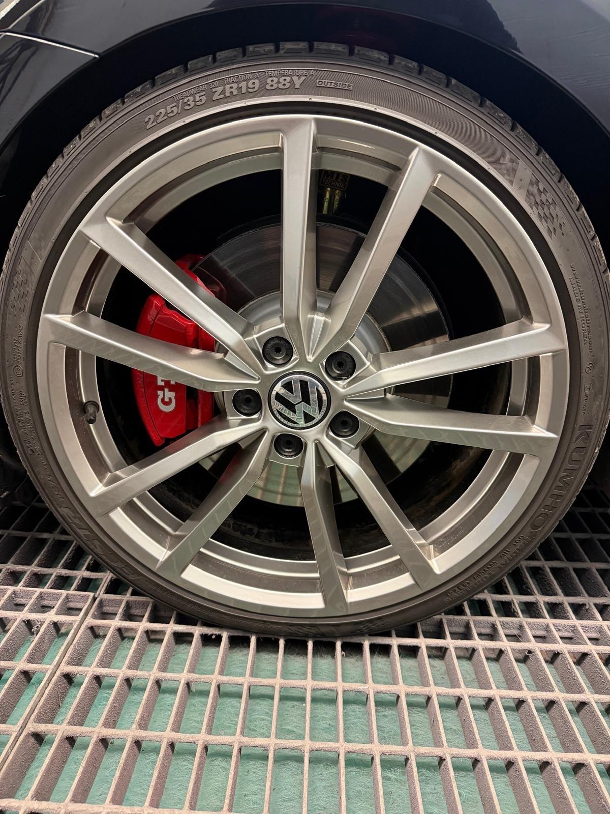 Volkswagen Golf GTI Performance 2.0 245 CV TSI DSG 5p. BMT