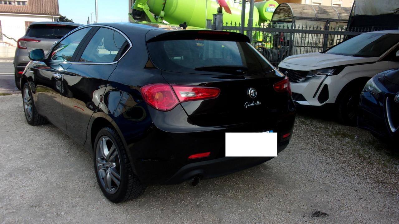 Alfa Romeo Giulietta 1.6 JTDm-2 120 CV Distinctive