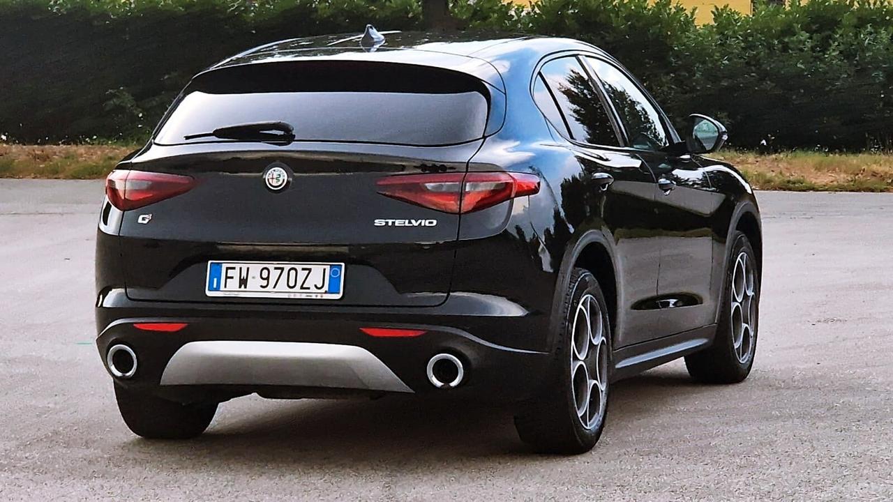 Alfa Romeo STELVIO 2.2 190CV AT8 Q4 Executive