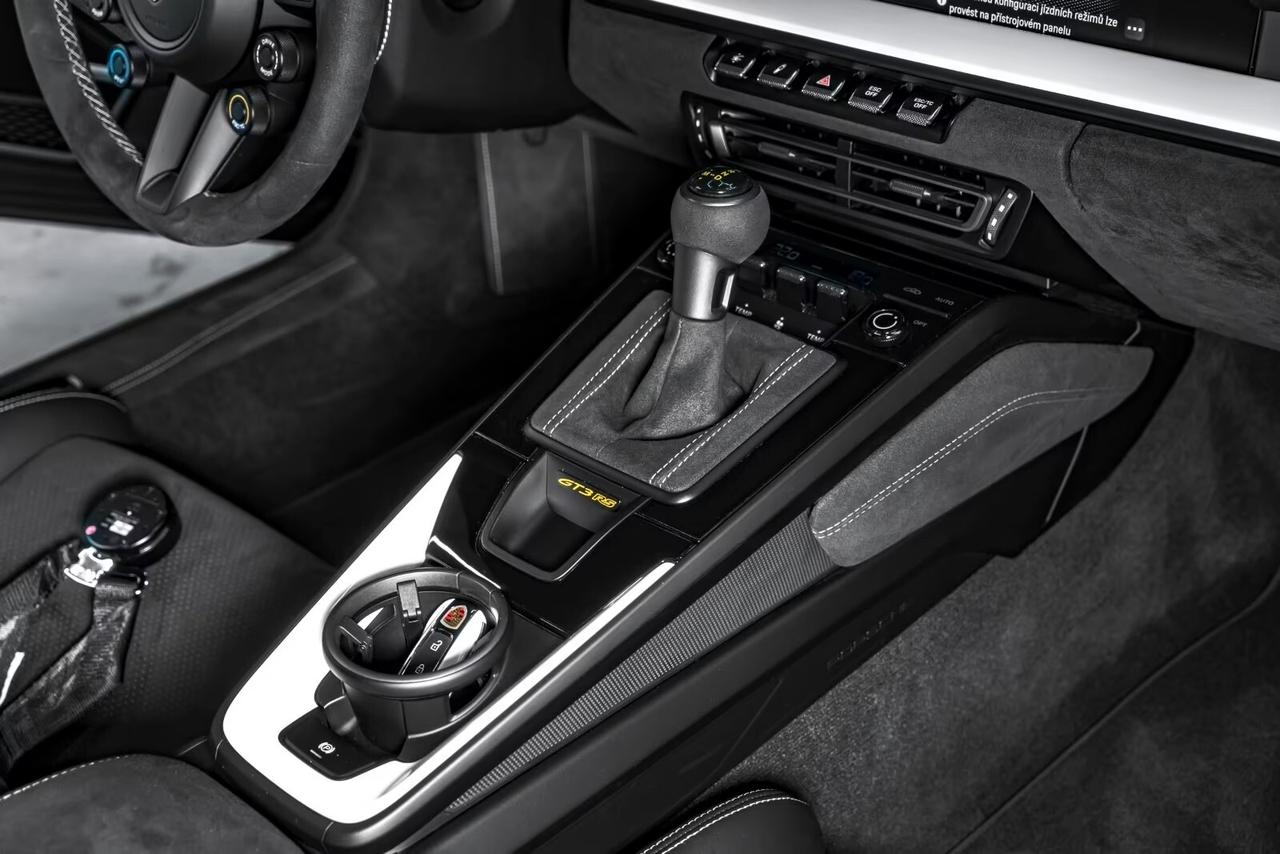 Porsche 911 GT3 RS PPF completo e pellicola satinata nera