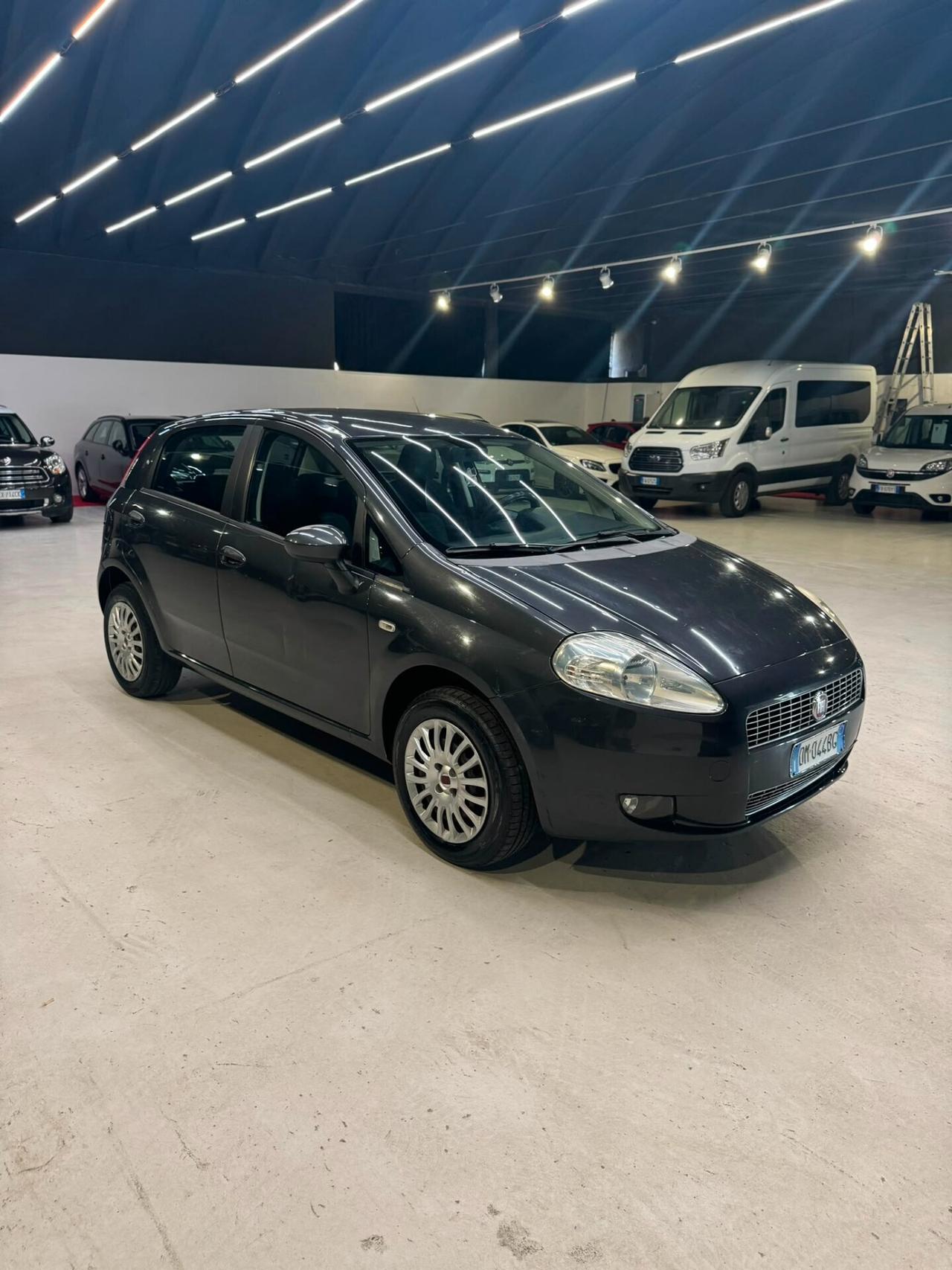 Fiat Punto GRANDE 1.4 5P DYNAMIC NATURAL POWER