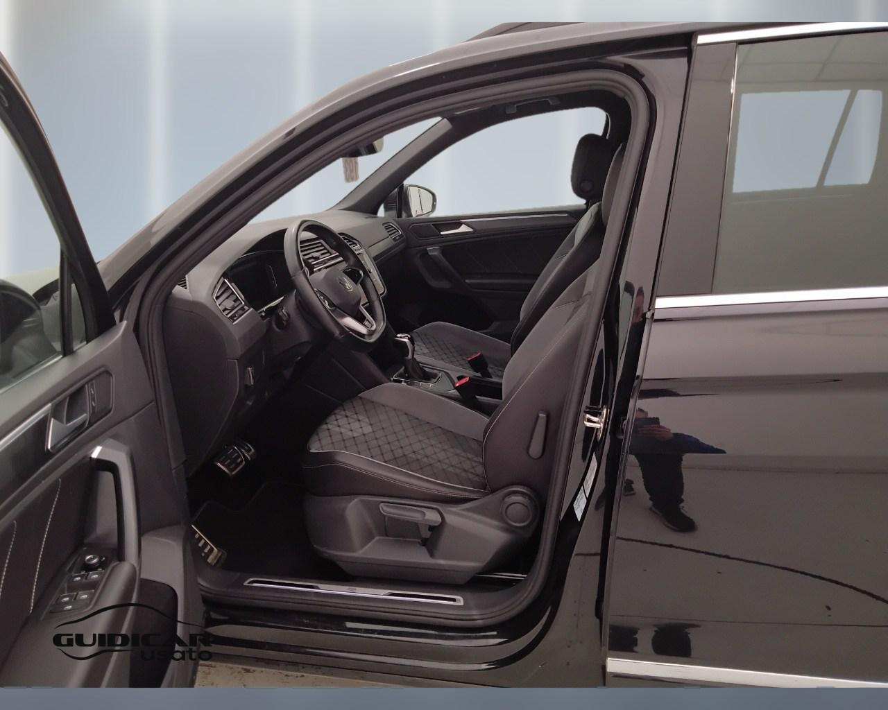 VOLKSWAGEN Tiguan II 2021 - Tiguan 2.0 tdi R-Line 150cv dsg