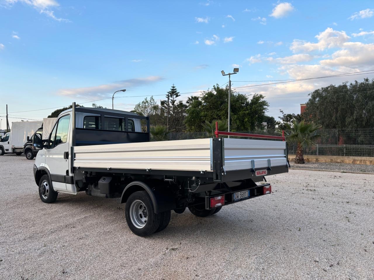 Iveco Daily 35C18 RIBALTABILE TRILATERALE