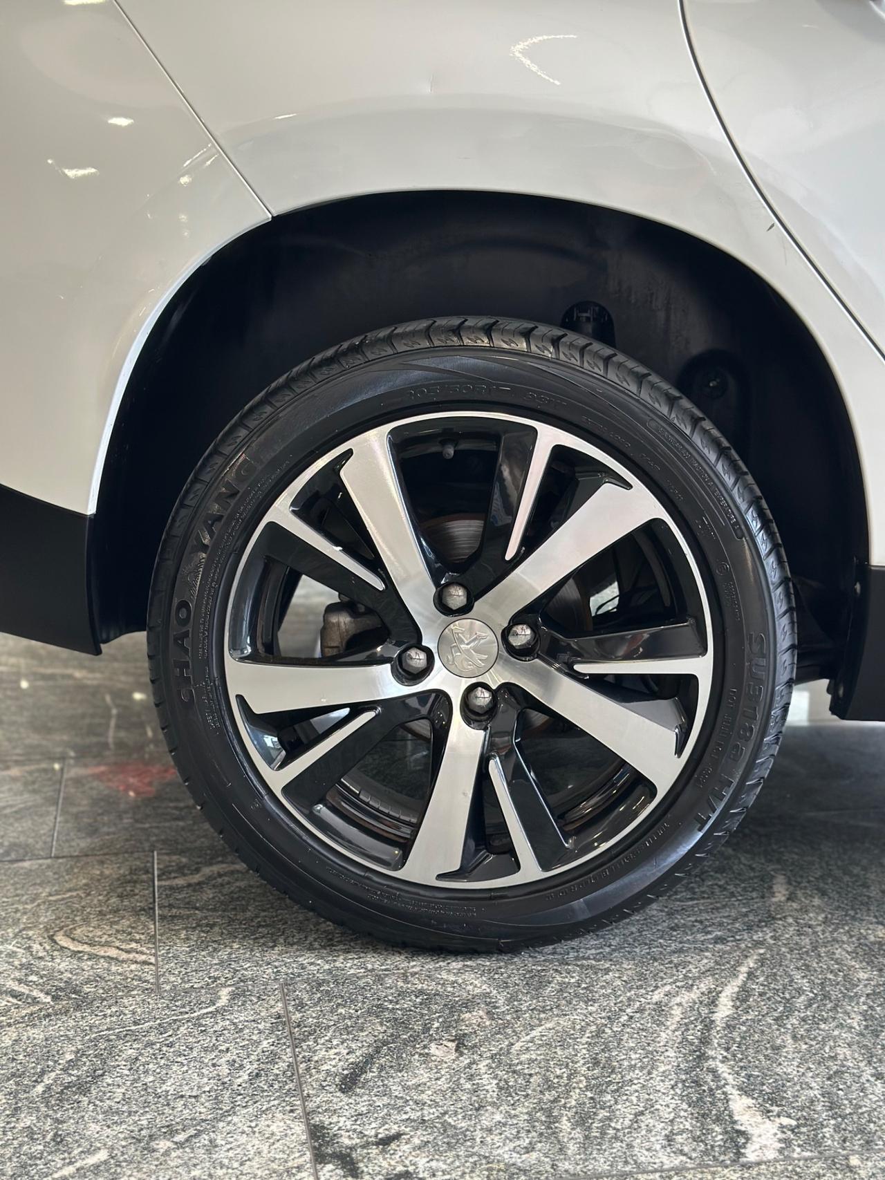 Peugeot 2008 BlueHDi 120 S&S Allure