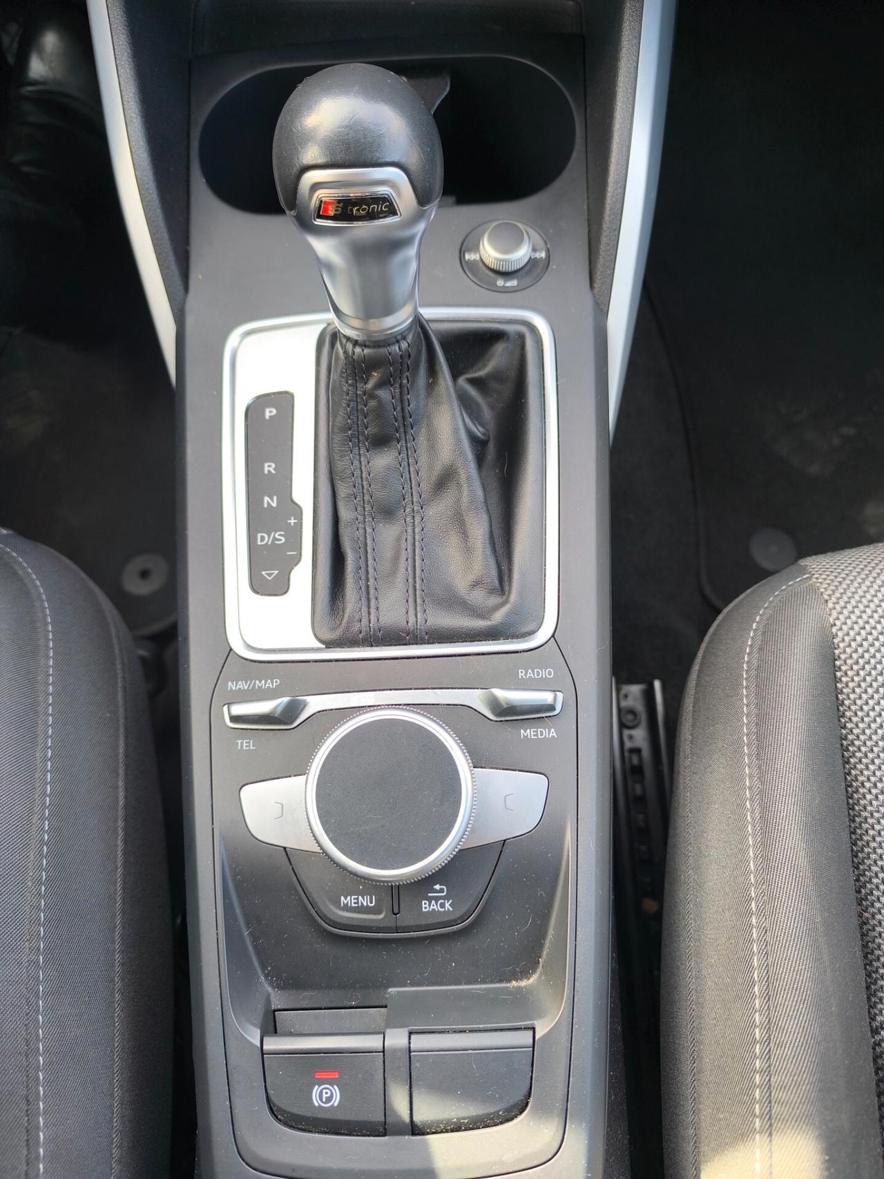 Audi Q2 30 TDI S tronic Identity Black