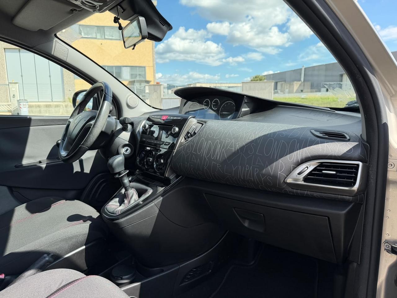 Lancia Ypsilon 100000 KM GARANZIA 12 MESI