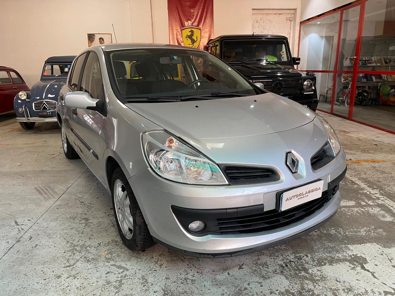 Renault Clio 1.4 16V 5 porte Confort 95.000KM!!!
