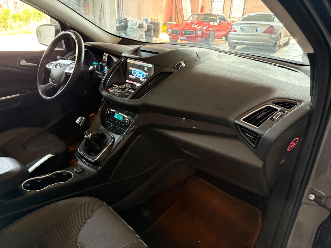 Ford Kuga 2.0 TDCI 150 CV 4WD 4x4 Cambio MANUALE