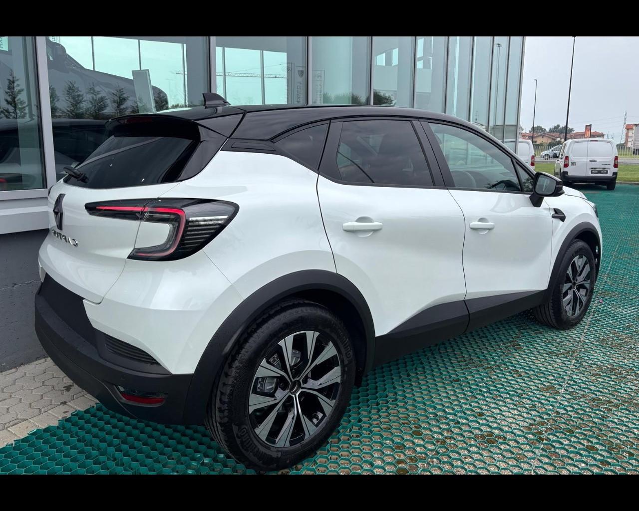 RENAULT Captur II 2024 - Captur 1.2 eco-g Evolution 120cv