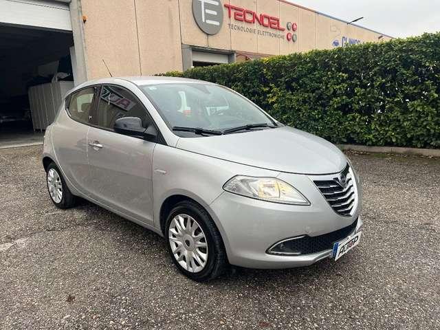 Lancia Ypsilon 1.2 69 CV 5 porte S&S Silver