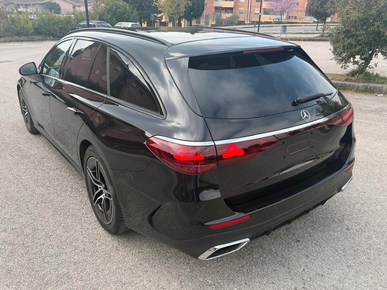 Mercedes-benz E 220 D/ MILD HYBRID/4MATIC/S.WAMG LINE/PREMIUM/CERCHI 19 AMG/IMPIANTO BURMUSTER/PACCHETTO LUCI !!