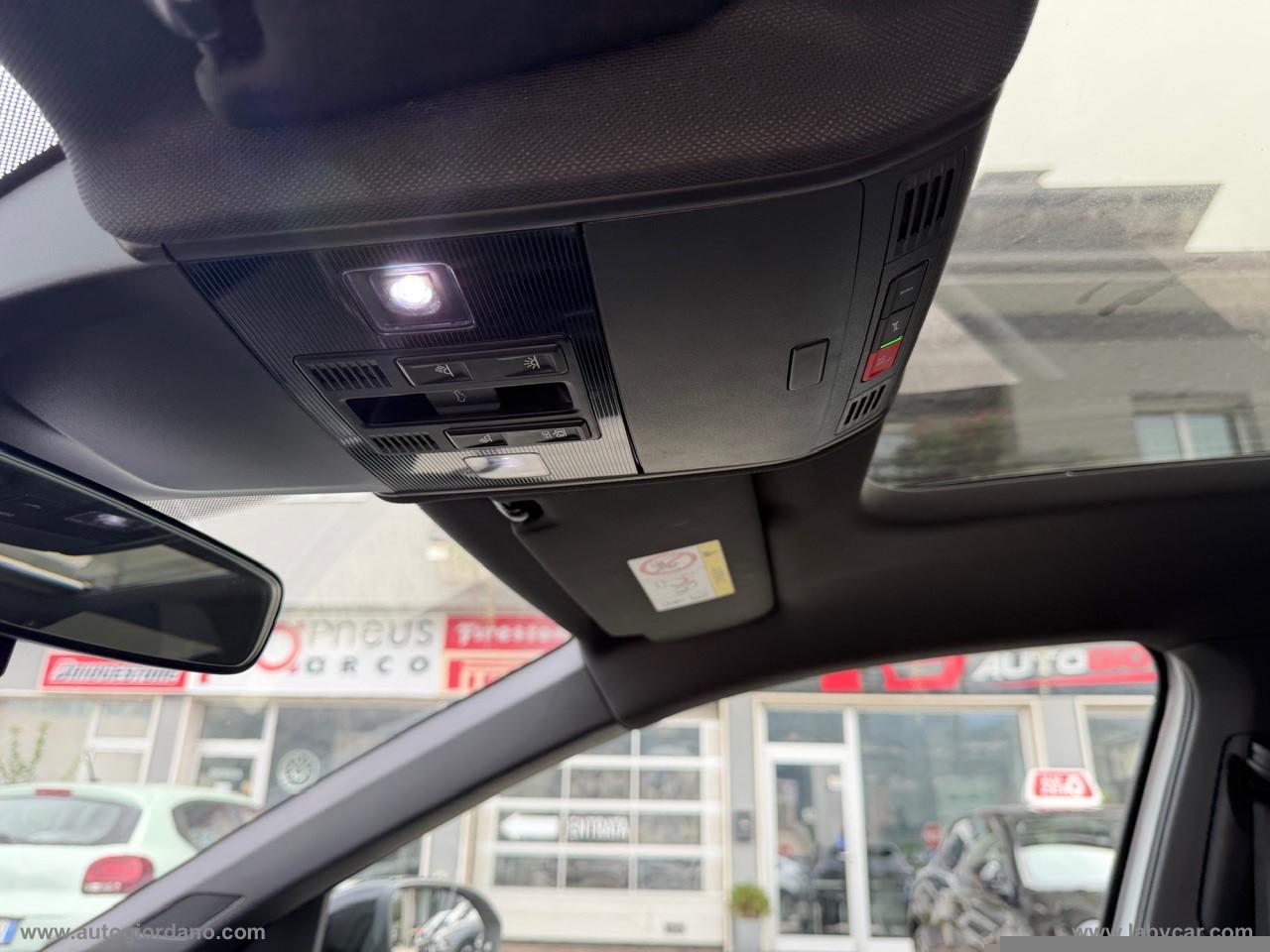 VOLKSWAGEN Taigo 1.0 TSI 110 CV R-Line