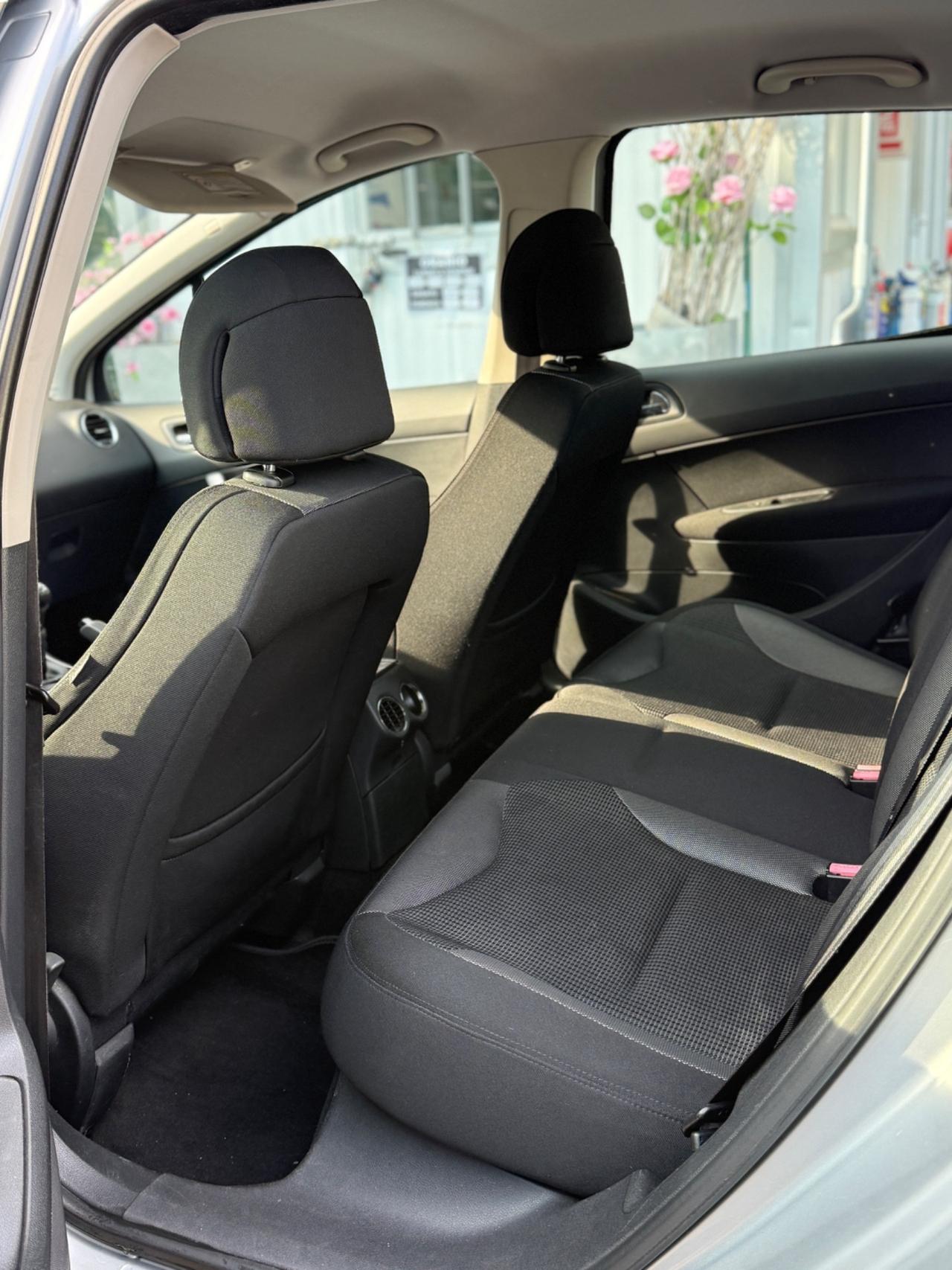 Peugeot 308 1.6 HDi 110CV 5p. 2-Tronic Tecno