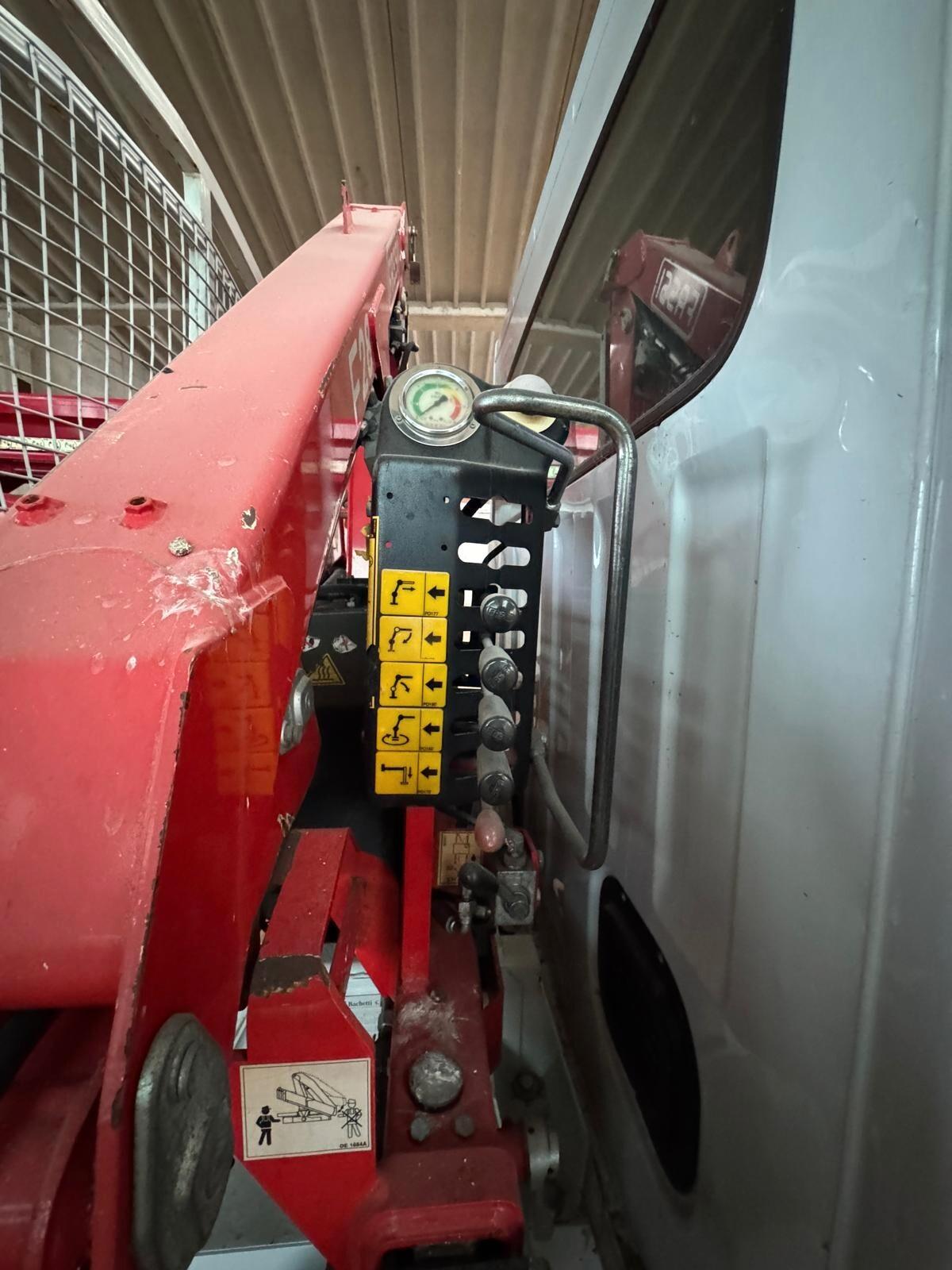 Nissan NV400 (o Interstar) + Gru Fassi F28 - INCIDENTATO