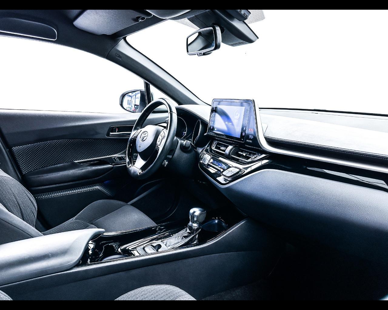 TOYOTA C-HR (2016-2023) - C-HR 1.8 Hybrid E-CVT Trend