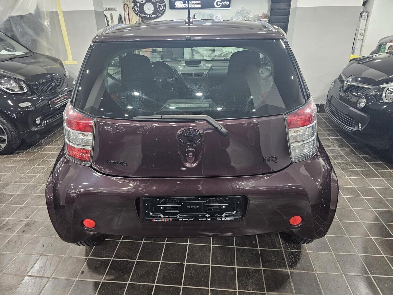 NUOVA TOYOTA iQ 1.0 VVT-i SOL 68CV BLACK LINE