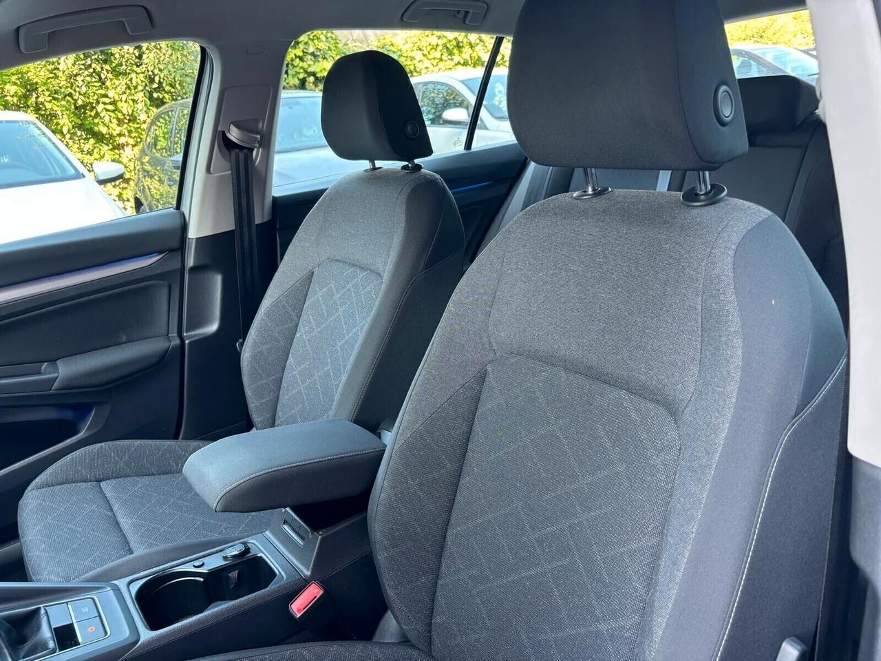 Volkswagen Golf 2.0 TDI SCR Style OK Neopatentati