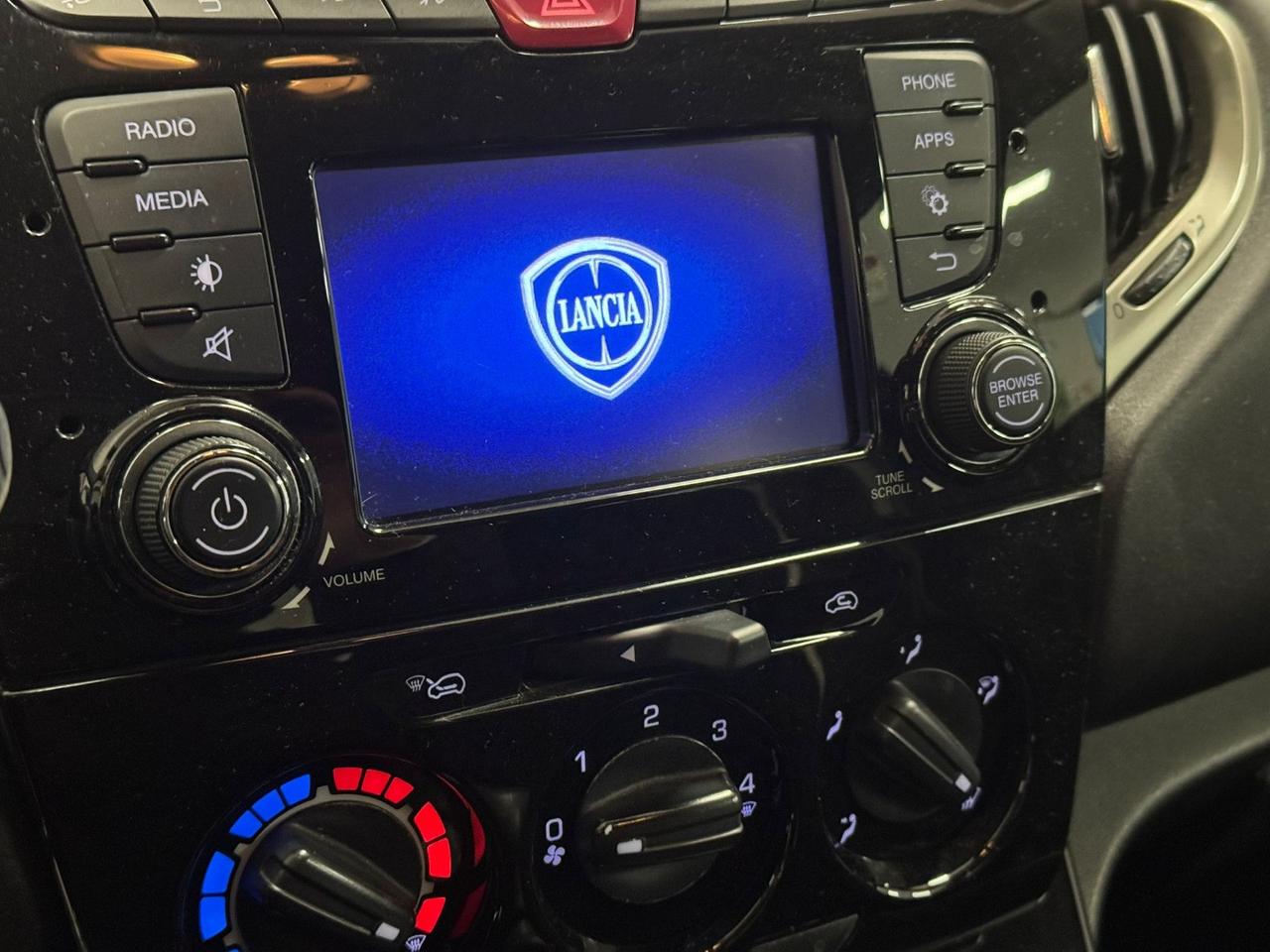 LANCIA Ypsilon 1.2 69 CV 5p. Silver