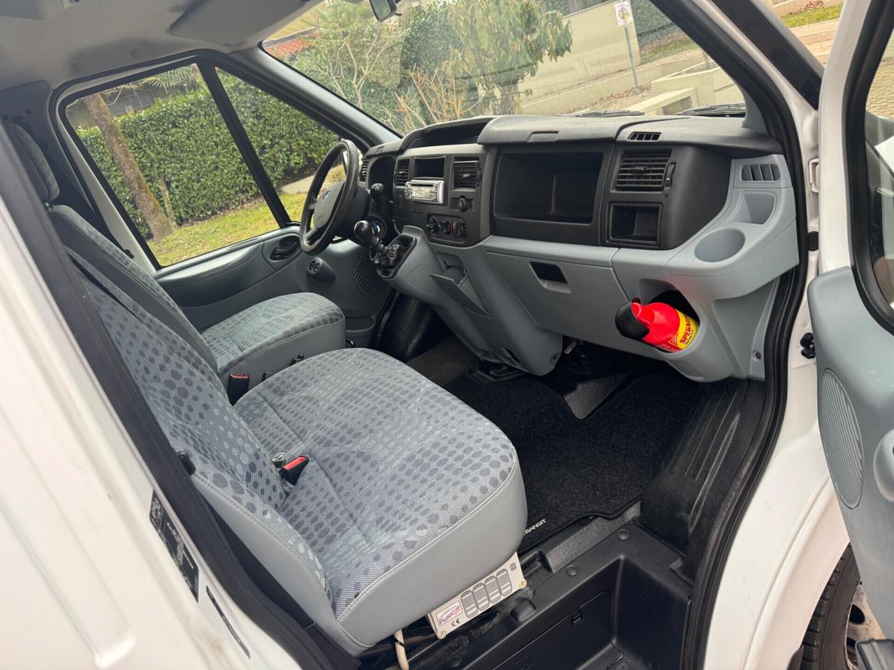 Ford transit furgonato con tenda elettrica