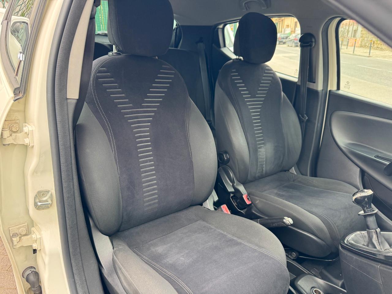 Lancia Ypsilon 1.2 69 CV TAGLIANDATA E GARANTITA 12 MESI