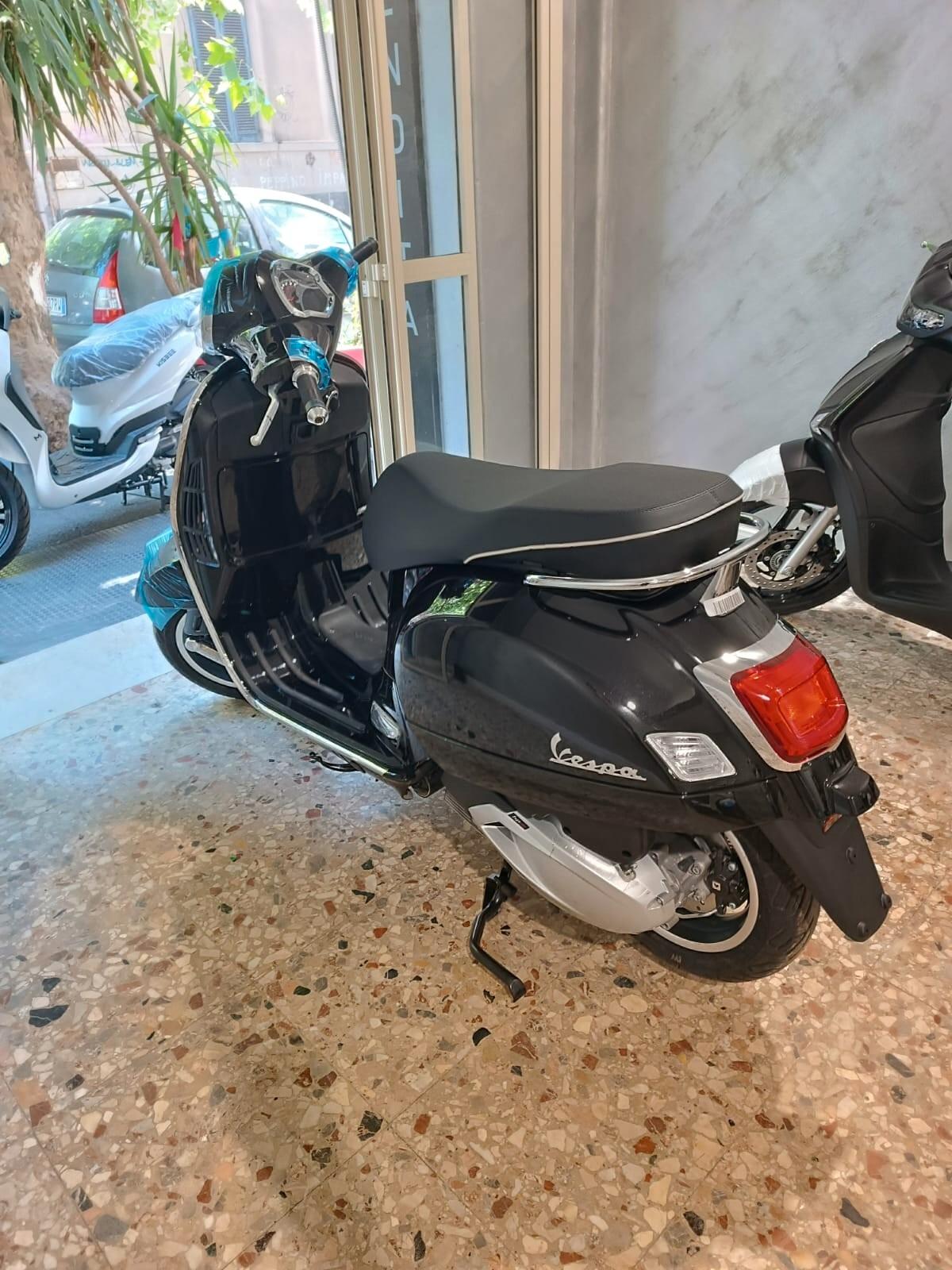 Piaggio Vespa 310 GTS hpe