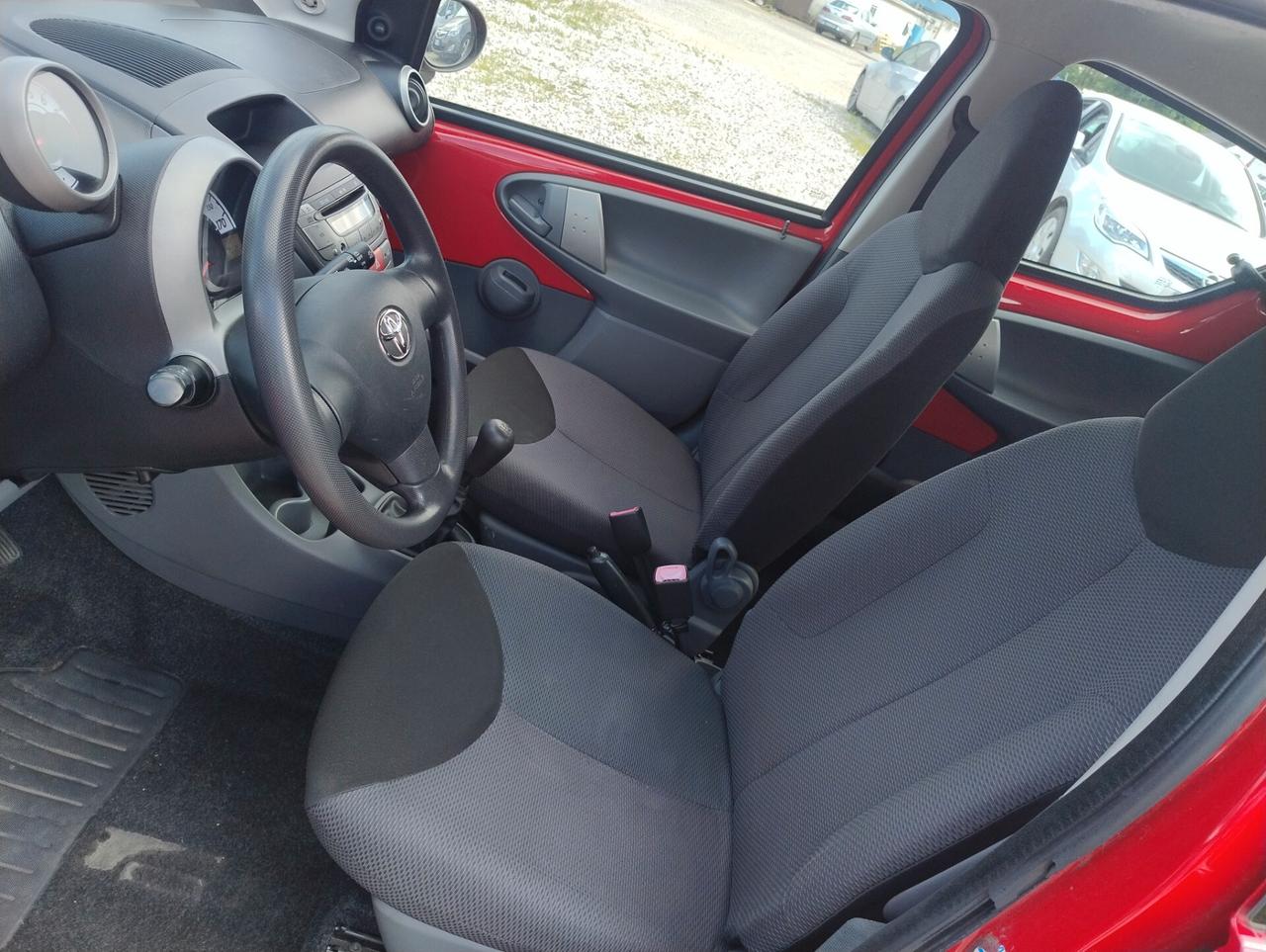 Toyota Aygo 1.0 12V VVT-i 5 porte Sol