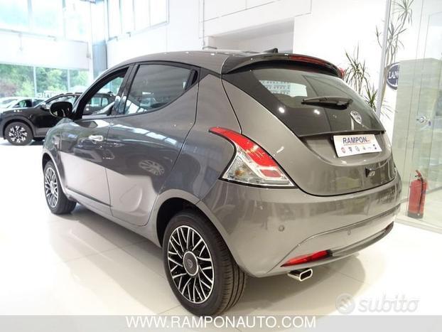 Lancia Ypsilon 1.0 FireFly 5 porte S&S Hybrid...