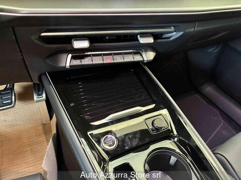 Audi Q3 SUV TDI S line 150cv S tronic Black Line *TETTO, 20", PROMO AZZURRA*