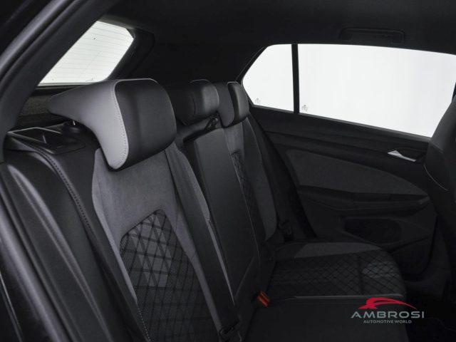 VOLKSWAGEN Golf 2.0 tdi R-Line 150cv dsg
