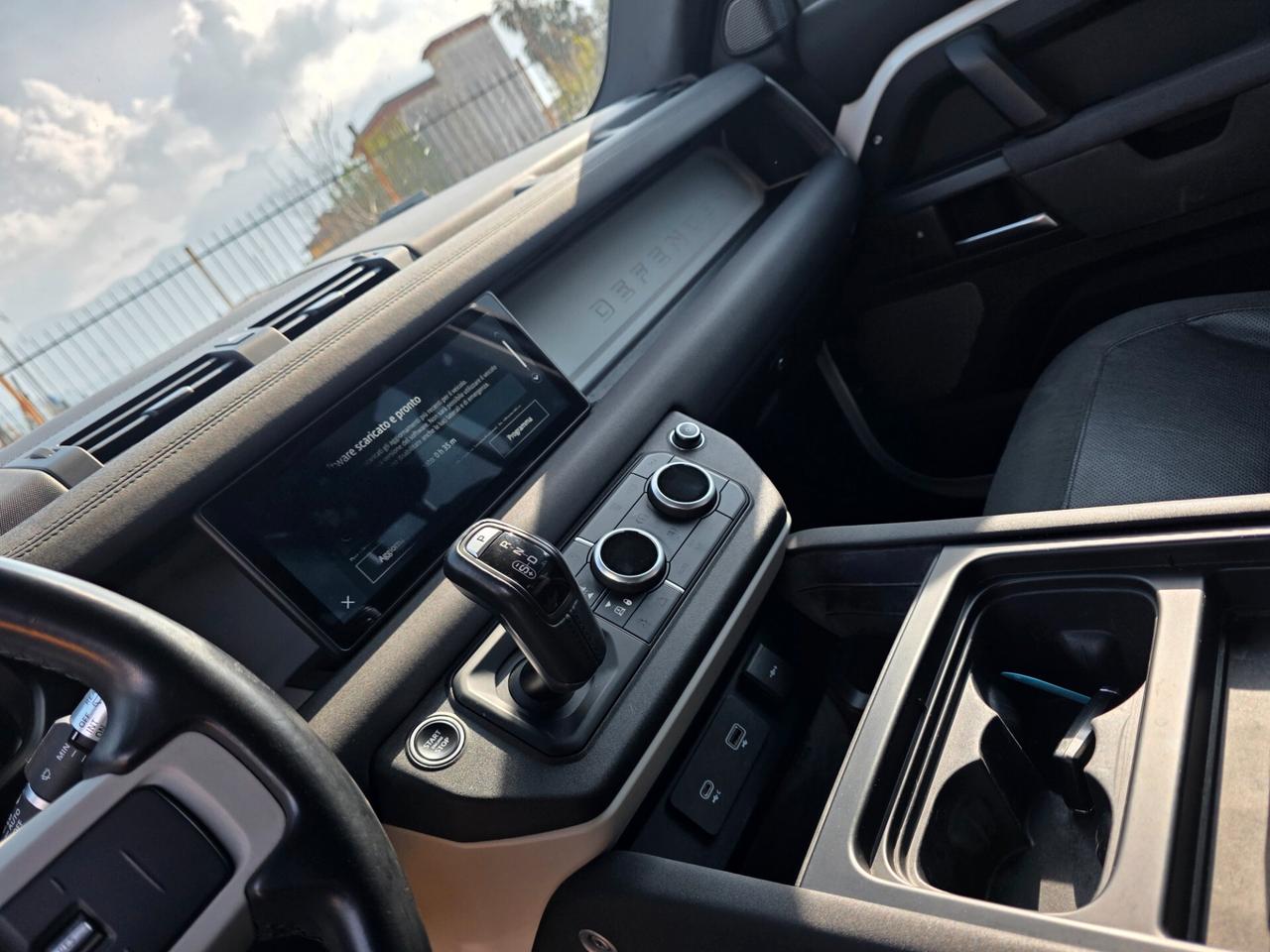 Land Rover Defender 110 2.0 SD4 240CV AWD Auto 72 Yrs. WEB Edition