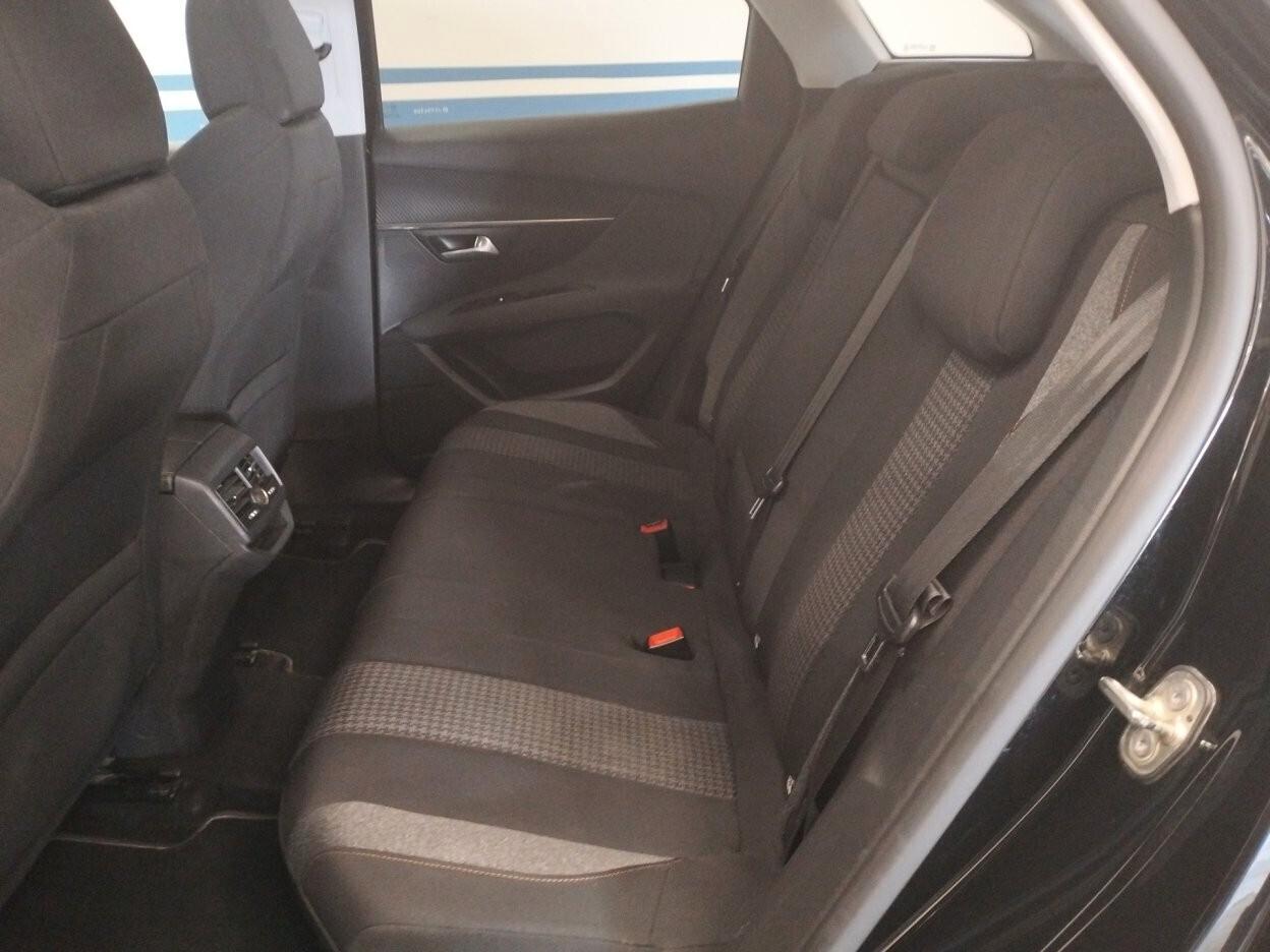 Peugeot 3008 1.5 bluehdi Active *92.000 KM*