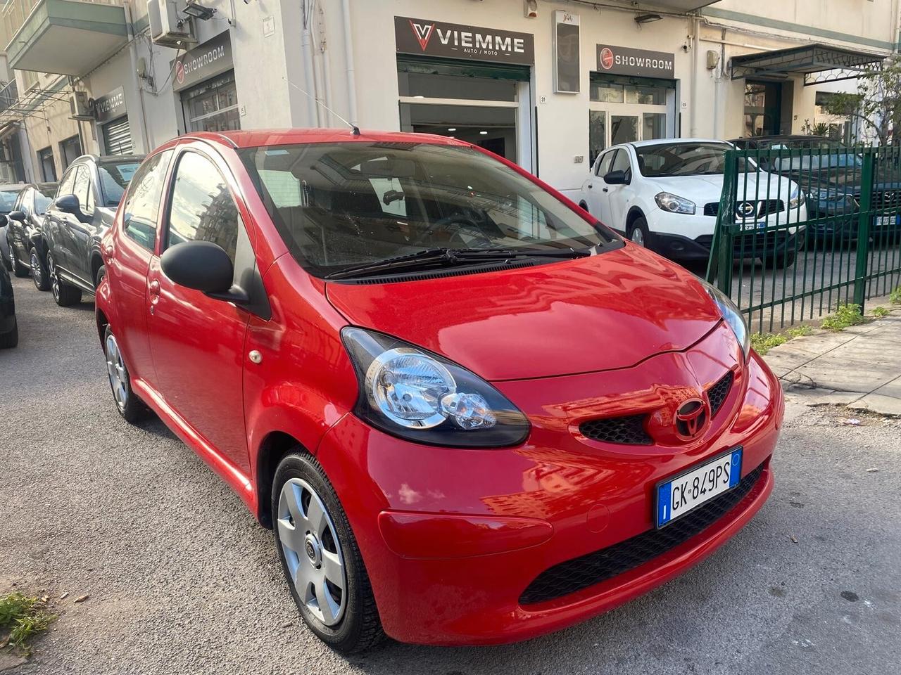 Toyota Aygo 1.0 12V VVT-i 5 porte Sol