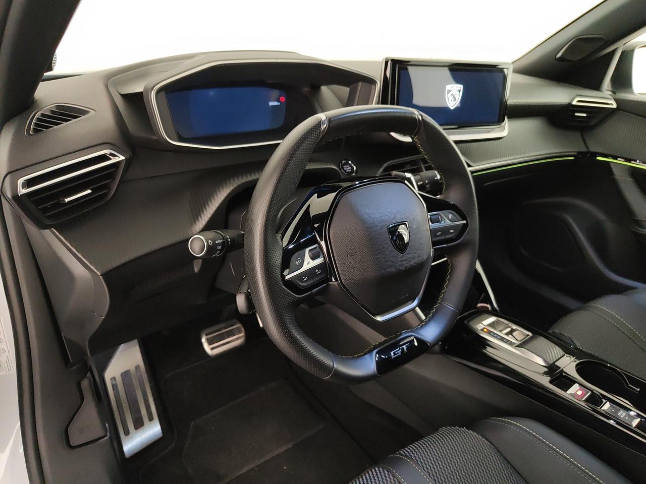 Peugeot 2008 PureTech 130 S&S EAT8 GT