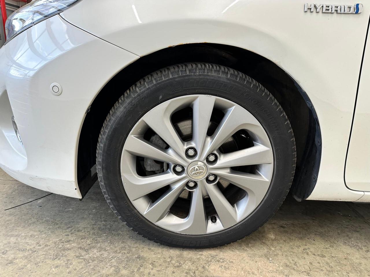 Toyota Auris 5p 1.8h Lounge