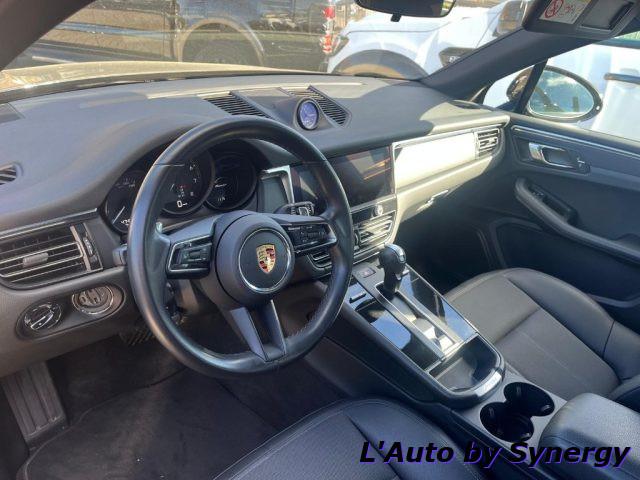 PORSCHE Macan 2.0