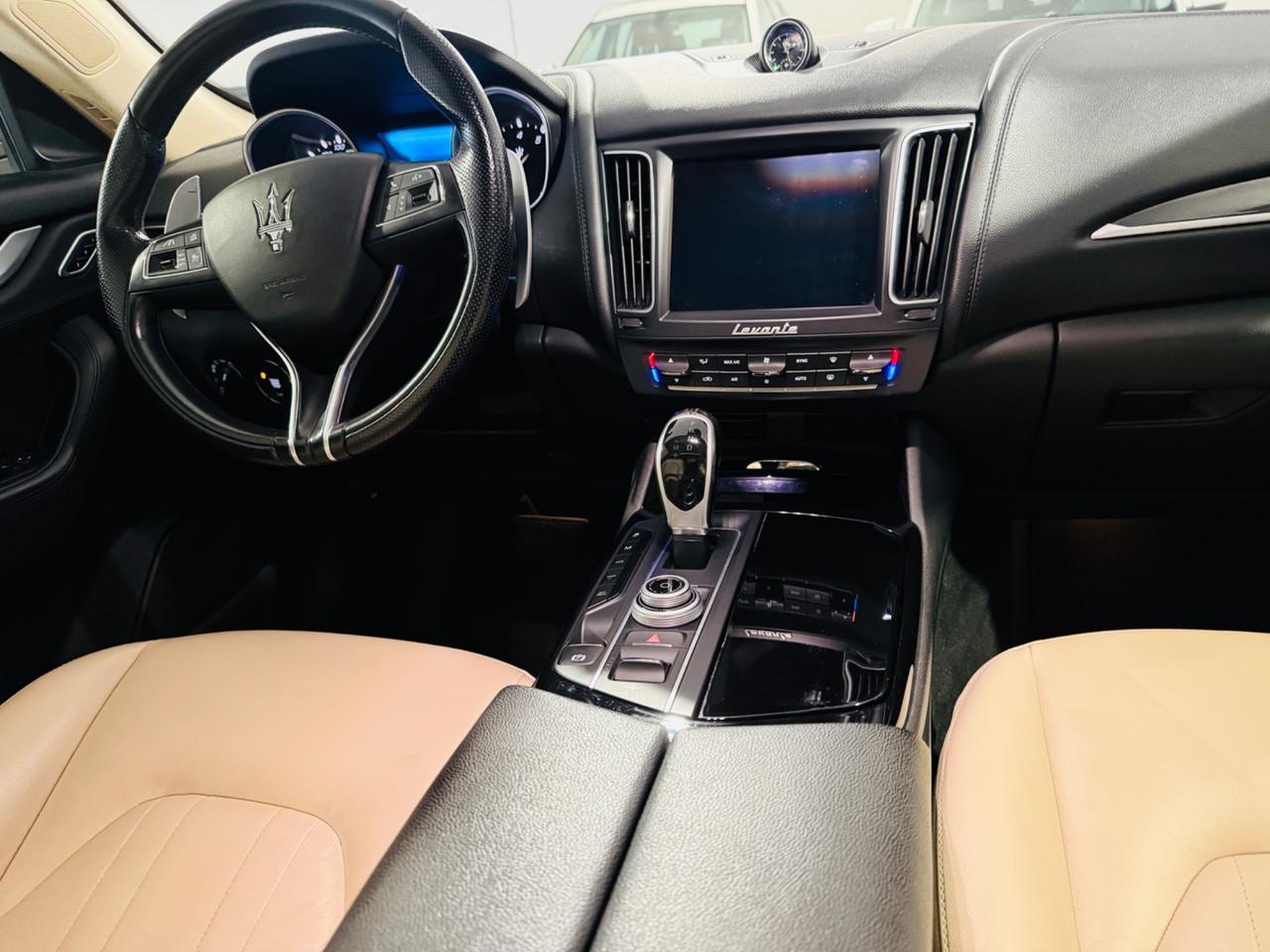 MASERATI LEVANTE*Q4*SERIE LIMITATA*TETTO*430 CV*