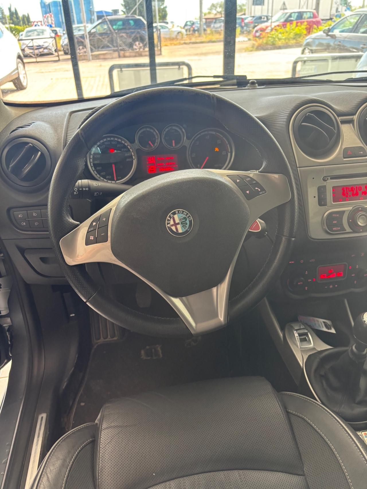 Alfa Romeo MiTo 1.6 JTDm 16V Distinctive Sport Pack