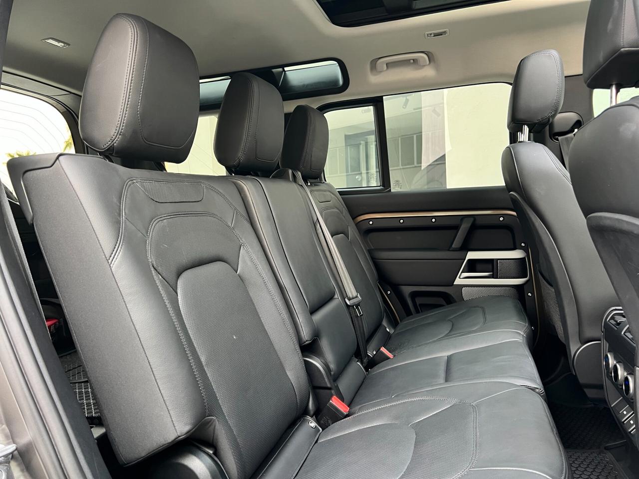 Land Rover Defender 110 3.0D I6 300 CV AWD Auto X-Dynamic HSE