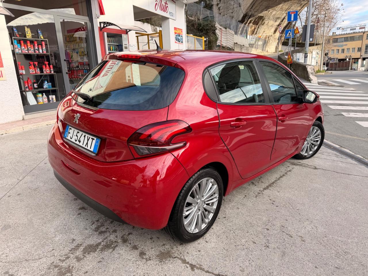 Peugeot 208 BlueHDi 75 5 porte Allure