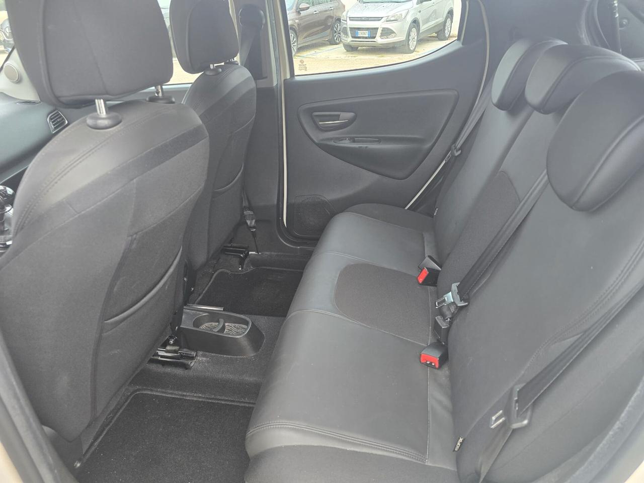 Lancia Ypsilon 1.2 69 CV 5 porte Platinum