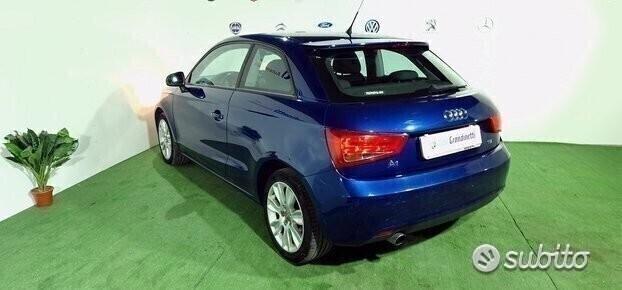 Audi a1 1.6 tdi 105 cv attraction nov-2010