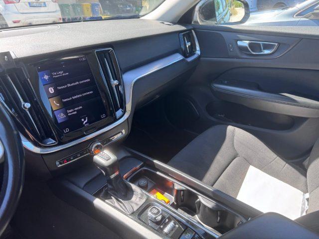 VOLVO V60 D3 AWD Geartronic R-design N1 - AUTOCARRO