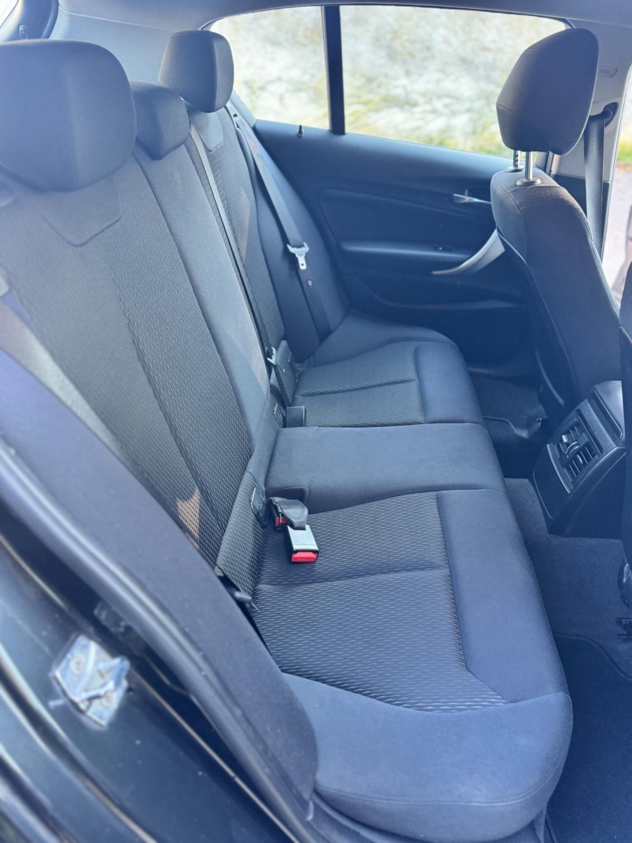 Bmw 116 116d 5p. Urban