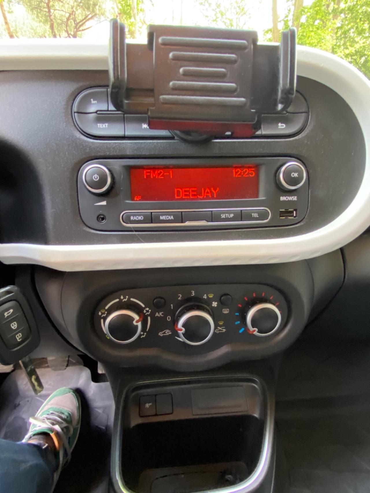 Renault Twingo 73cv LIMITED NEW MODEL NEOPATENTATI