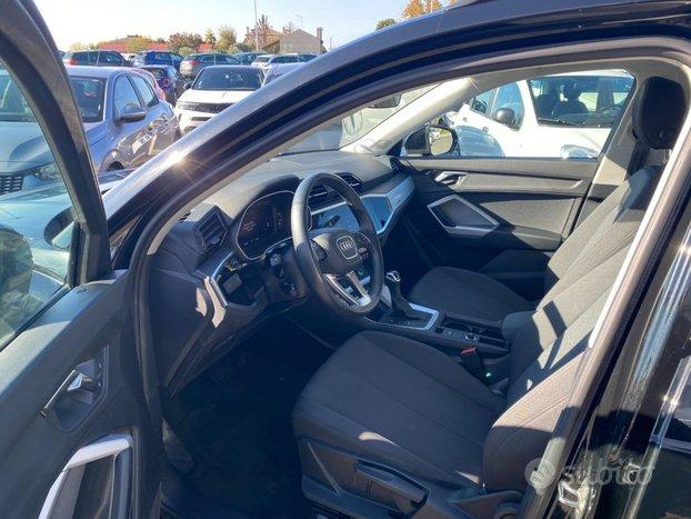 AUDI Q3 35 TFSI S tronic Business