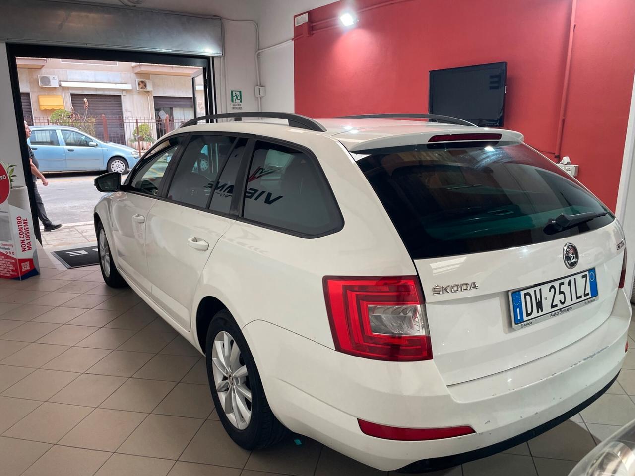 Skoda Octavia 1.6 TDI CR 105 CV Wagon Elegance