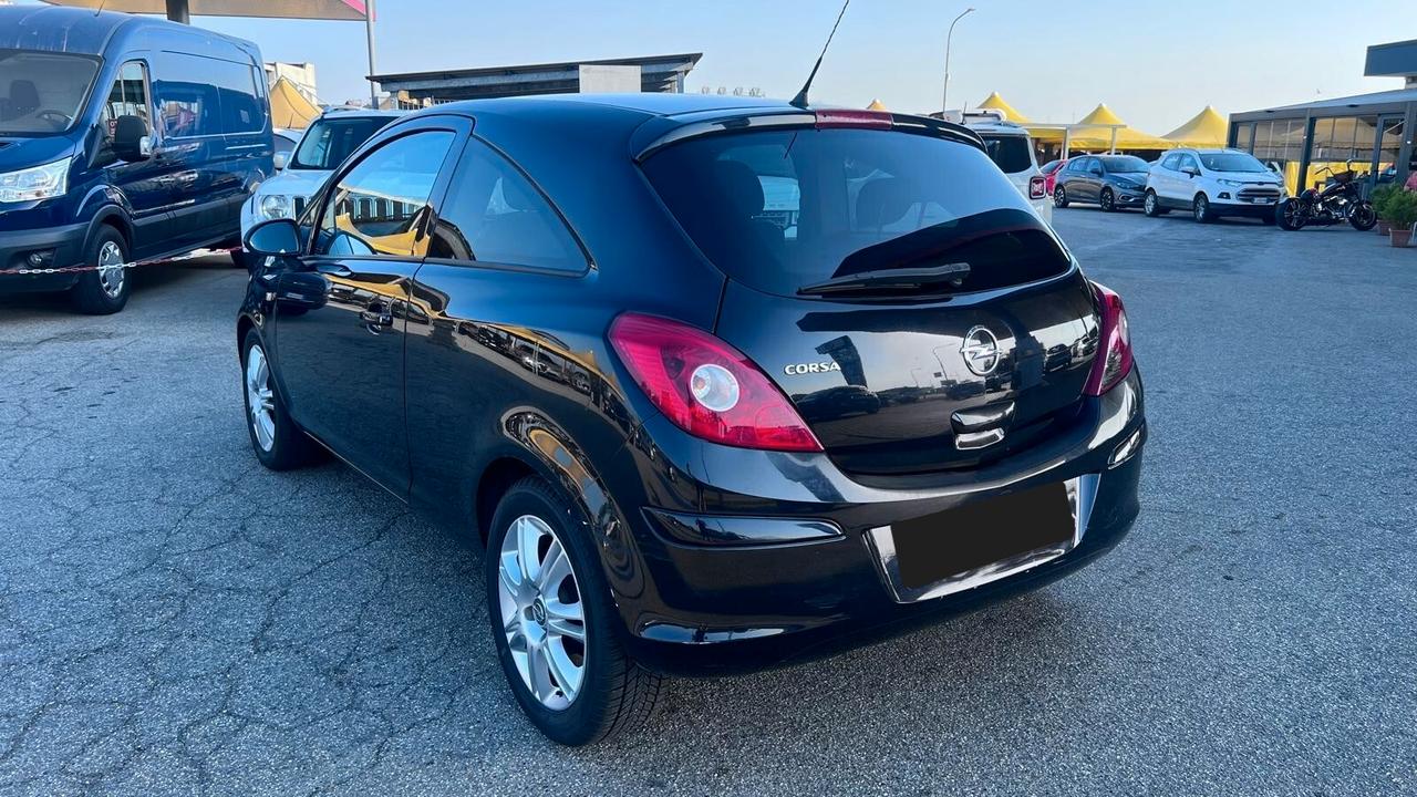 Opel Corsa 1.2 3 porte Club