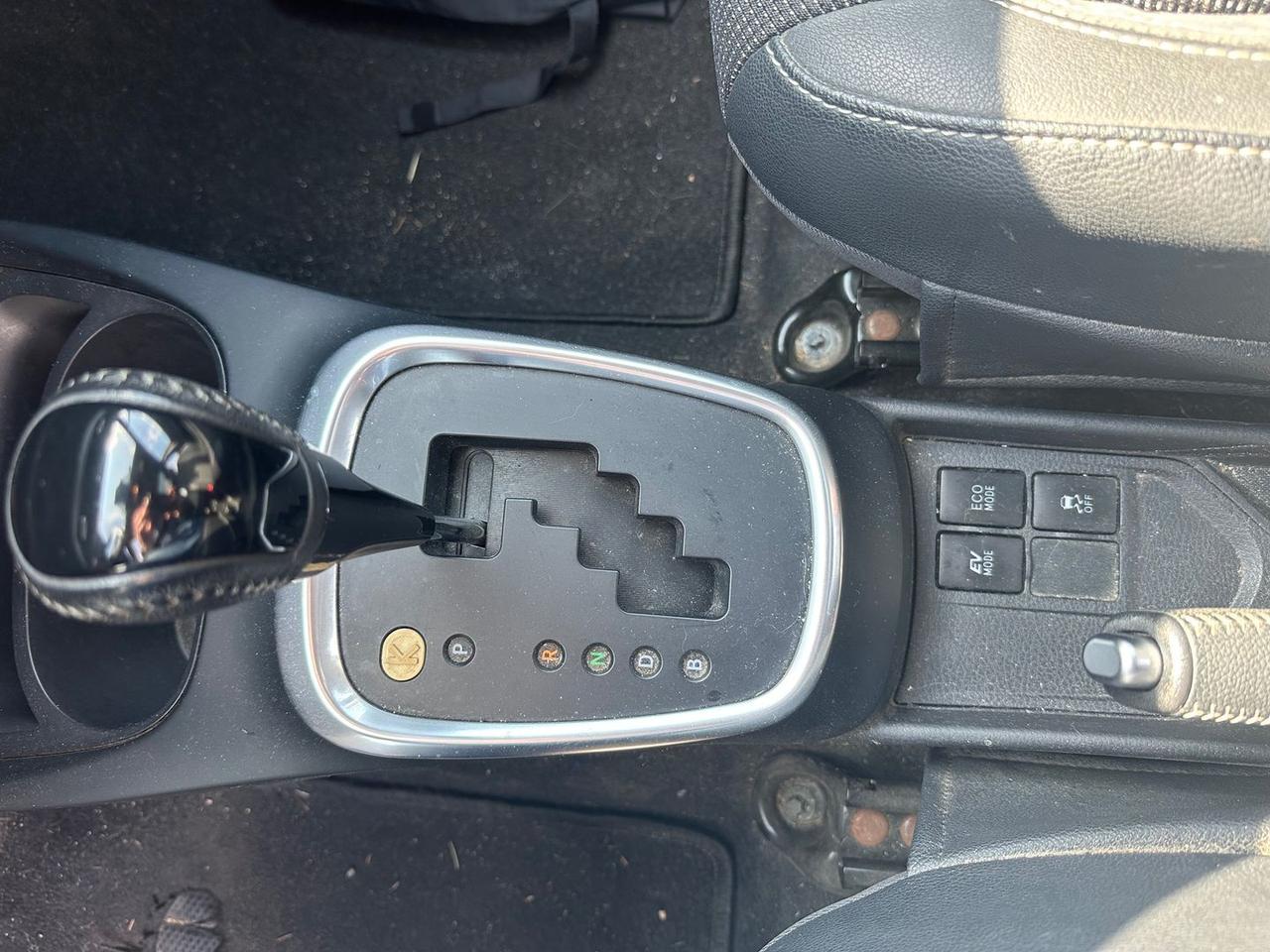 Toyota Yaris Style 1.5 VVT-i HEV